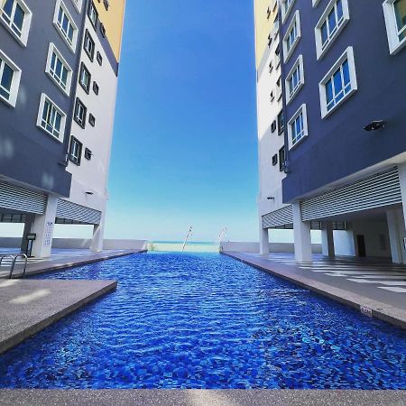 Ureshii Homestay Ladang Tanjung Kuala Terengganu With Pool Екстериор снимка