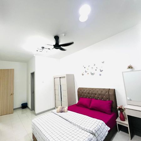 Ureshii Homestay Ladang Tanjung Kuala Terengganu With Pool Екстериор снимка